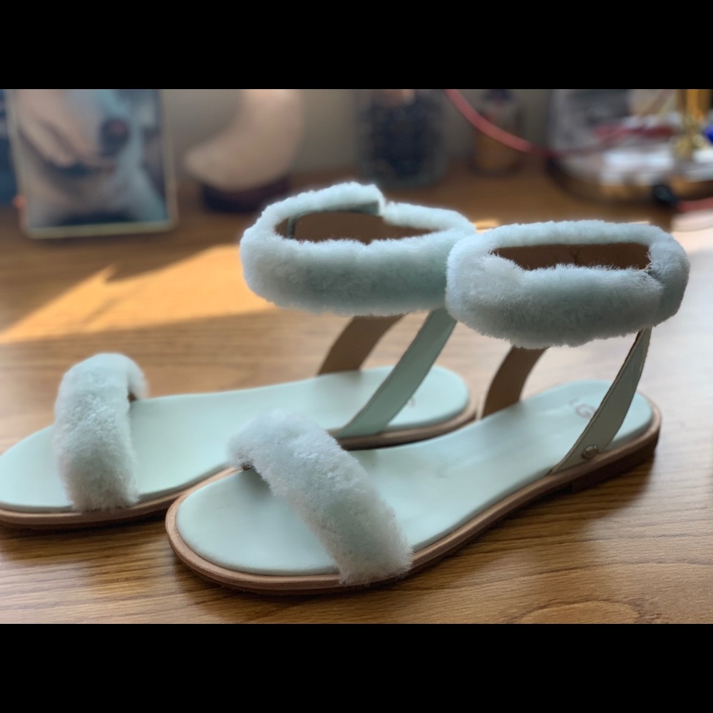 Fluff Springs Patent Sandal UGG